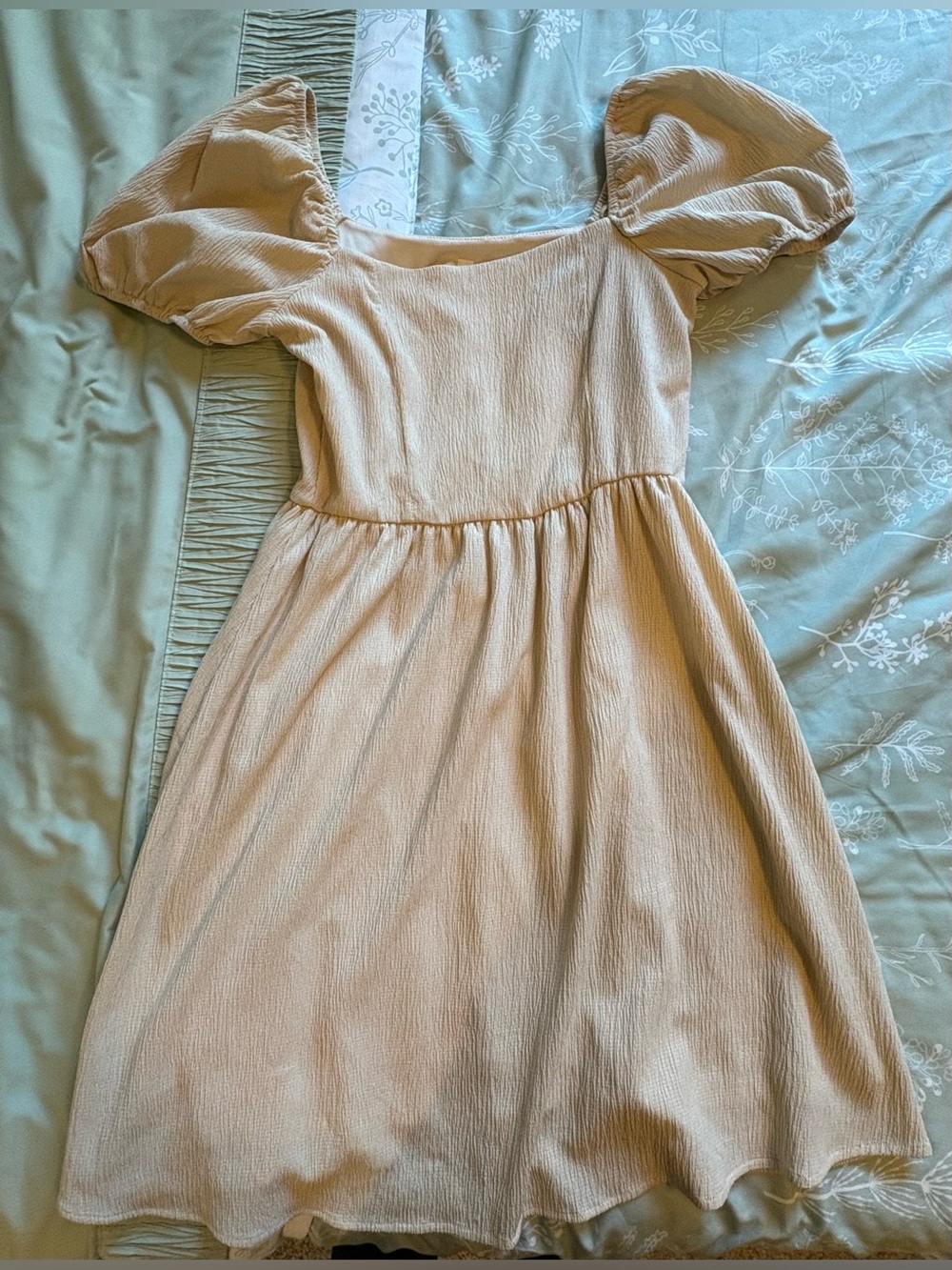 Women's Puff-Sleeve Casual Dress in Beige